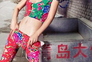 “爱丝”的裤袜先生，竟然变身了个“美图掌柜”！