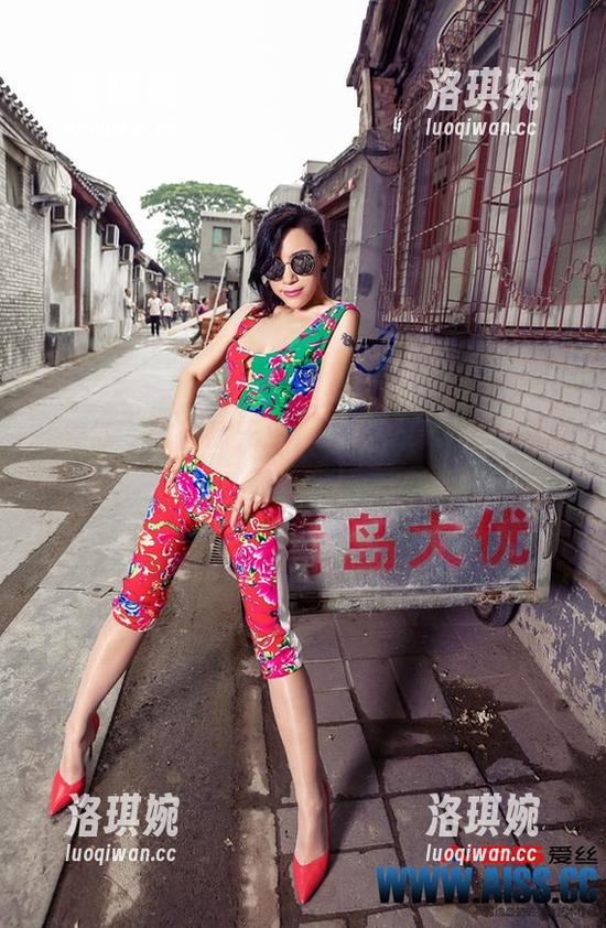 “爱丝”的裤袜先生，竟然变身了个“美图掌柜”！