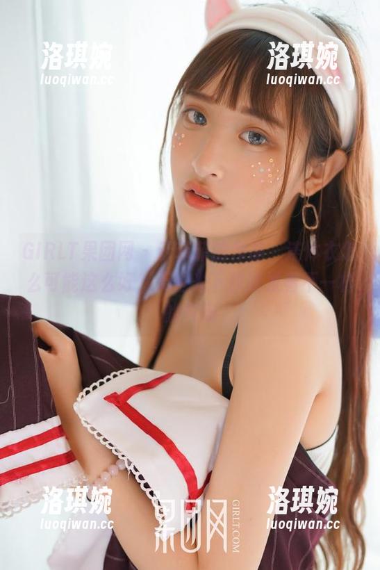 GIRLT果团网 - 云菲菲的作品，连体衣怎么可能这么好，无圣光下却散发着不一样的气场