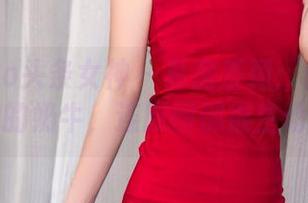 TouTiao头条女神 – 私房系列：信悦儿和她的奶牛，连原图都很生动！