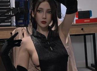 在Vams子的私拍中，妹妹悄悄展露她的另一面，有点意思！