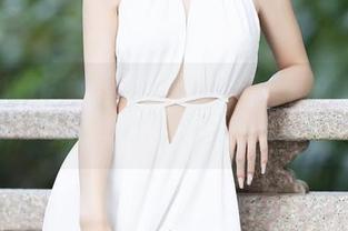XIAOYU语画界 – Cris_卓娅祺的职业装，图库里的资源排序革命！