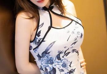 XIAOYU语画界 – 职业装原来也可以这么有趣，徐莉芝Booty的图包资源，在线提醒大家走出舒适圈！