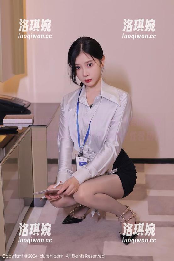 Xiuren秀人网 - Cherry绯月樱的图包——是旅途的真实，还是她的个性营销？