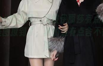 Xiuren秀人网 – 又被伊丽莎有点白的裤里丝美图撩到了，真的是有点舍不得分享呢！