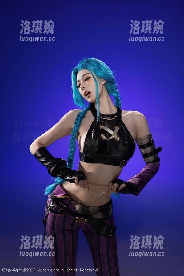 Xiuren秀人网 - 小魔女奈奈短裤美图：我发现了，原来魔法就是找到合适的短裤！