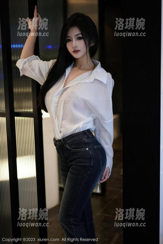 Xiuren秀人网 - 梦娜Vanessa、连体衣和‘免费’写真，三者如同炸弹一样，准备好被轰炸吗？