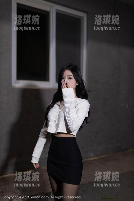 Xiuren秀人网 - 看空调外机都飘了，肉晴MINI在高清礼服下的对话。