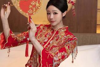 Xiuren秀人网 – 新款图包，草莓mm与高跟鞋的组合有没有戳到你的点？