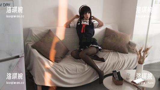凉凉子全套空姐：客舱内的hi-tech，别忘了牌子上写着“小心，可能会漏气”！