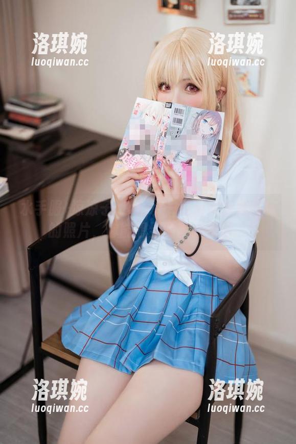 水手服+凉凉子rioko=一组值得反复回味的照片，你能想到的都在里面。