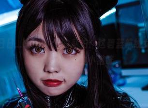 哈哈！啊日日_Ganlory的私拍：这碧蓝航线女仆原图，她完全是迷路的小猫咪。
