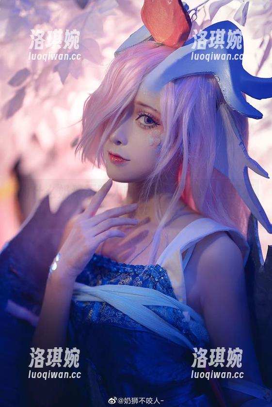 为什么奶狮不咬人的女孩写真集让人停不下来？