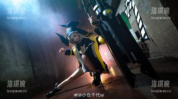 小仓千代w，粉色吊带是我平日的穿搭灵感吗？不妨下载试试！