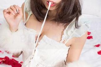 尤果网 – 更新！原图碰撞沈诺馨的高跟鞋，它们让人心下一沉。