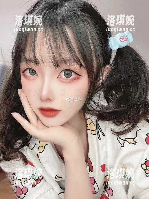 套图走起：当嶋葵、加藤惠与南小鸟开启搞怪模式