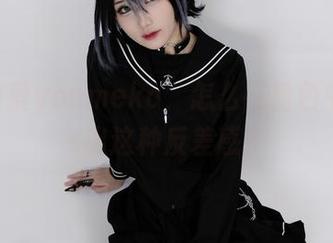 咦？幼爱youmeko，怎么在粉色中，cos出这种反差感？