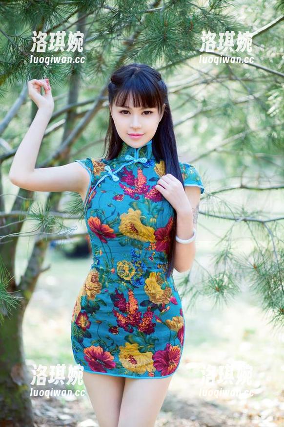 推女郎 - 星辰的夏日写真，图库里白皙的肌肤真让人心里痒痒的。