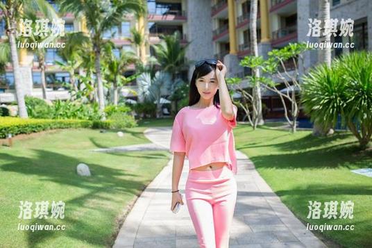 推女郎 - 免费福利：松果儿的白色写真，直击心灵？