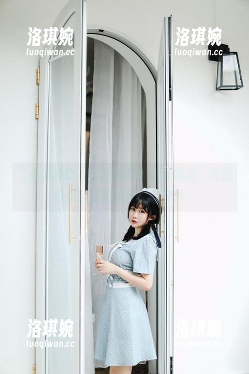 “是依酱吖”的旗袍真心让人震撼,这图包果然是物超所值的好货。 “是依酱吖”的旗袍真心让人震撼,这图包果然是物超所值的好货。
