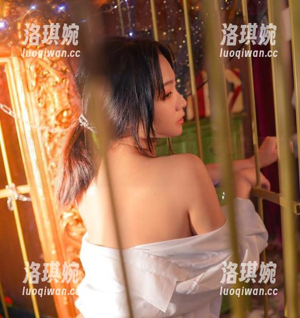 把是青水的内衣自拍当壁纸，看看谁更抗打不？！
