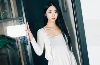 普美(bomi)女王合集：不过是换一套衣服，我还以为这是两个人的更新！