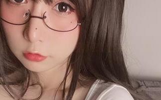 次屁啦新图集上线了，连体衣穿出意想不到的喜感