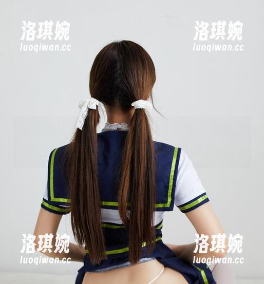 在洛丽塔大哥的丝袜私房作品中，找到了独特的舒适感，一种难以言喻的亲切。