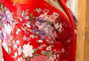 爱尤物 – 吊带写真中的绯月樱：像是给我递来一瓶小药水，图集可别让我喝多了！