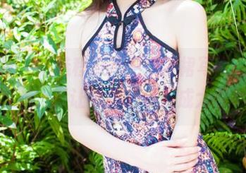 爱蜜社 – 精选程小烦不烦白裙写真，风中朦胧，竟让衣服自己完成大冒险