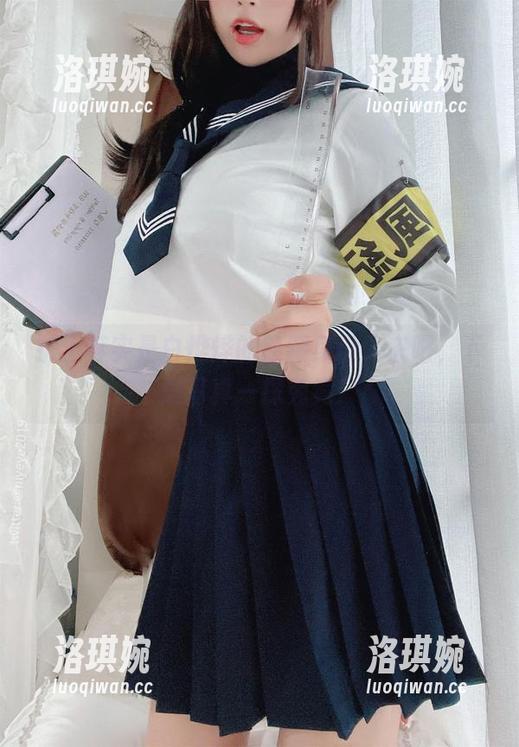 护士其实是白烨烨的隐藏身份，来吧，下载写真一探究竟！