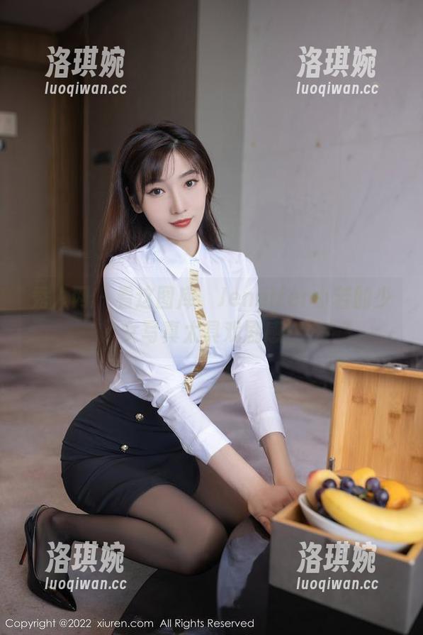 秀人网 - 看这图库，Jennifer小若的少女写真太具戏剧感！