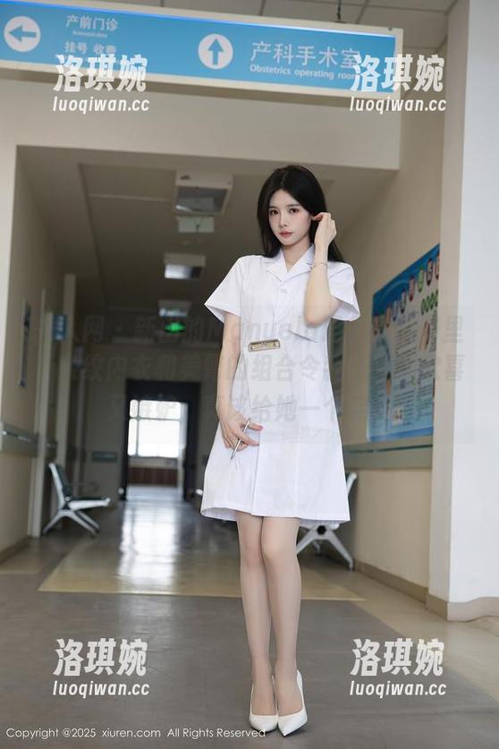 秀人网 - 新出的Manuela玛鲁娜图册里，条纹内衣和美臀的组合令我感到既欣喜又嫉妒，真该给她一个奖！