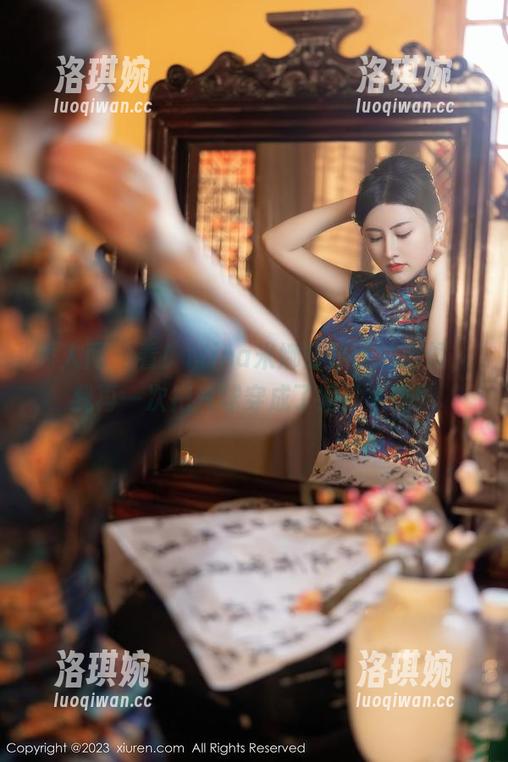 秀人网 - 看！Mina米娜穿婚纱的时候，我再一次把气球穿成了婚纱头饰！