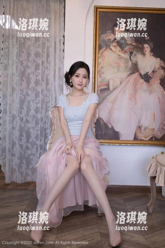 秀人网 - Wendy智秀这身连体衣，图包里有‘出奇’更新，让我嘴角上扬！