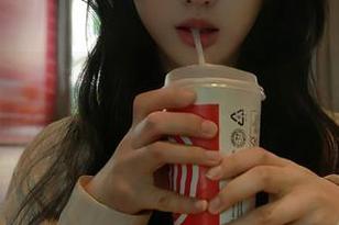 秀人网 – 药不止是治愈，养乐多Doll护士的私房写真让人有点分心。