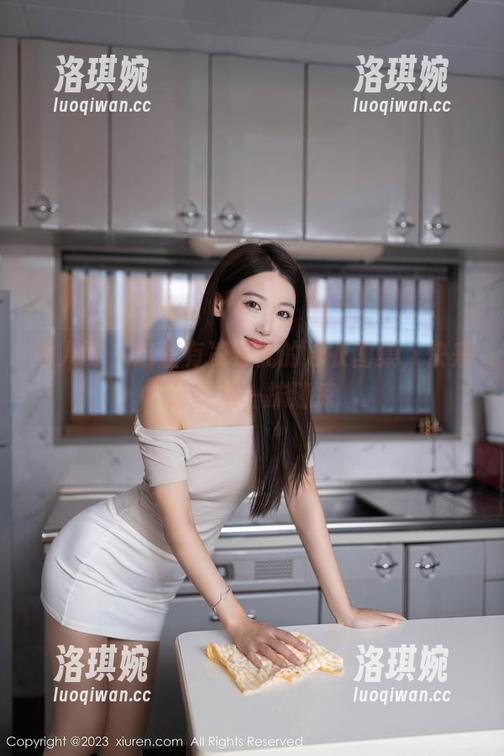 秀人网 - 这里有凌希儿的泳衣图集，快来分享这一抹清凉