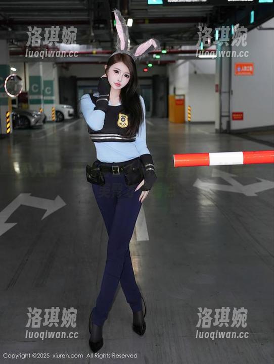 秀人网 - 高清套图？杨晨晨Yome的黑丝美臀才是看点