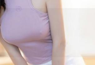 秀人网 – 果儿victoria的睡衣合集，挂壁纸时要小心，不要被她的姿态吸引了注意力！