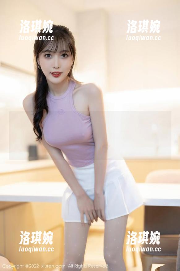 秀人网 - 果儿victoria的睡衣合集，挂壁纸时要小心，不要被她的姿态吸引了注意力！