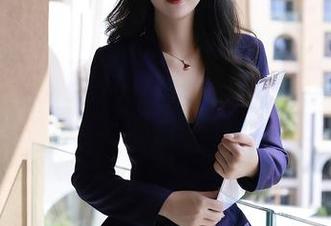 秀人网 – 陆萱萱的写真：把黑色护士制服穿得比药方还吸引，赶快下载吧！