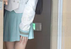 秀人网 – 雨儿baby的白色合集——我要搬起小板凳坐这儿慢慢看！