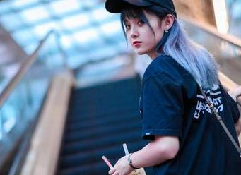 约起来！秋楚楚不秃头和你见面，快来翻开这本妹妹写真集资源！