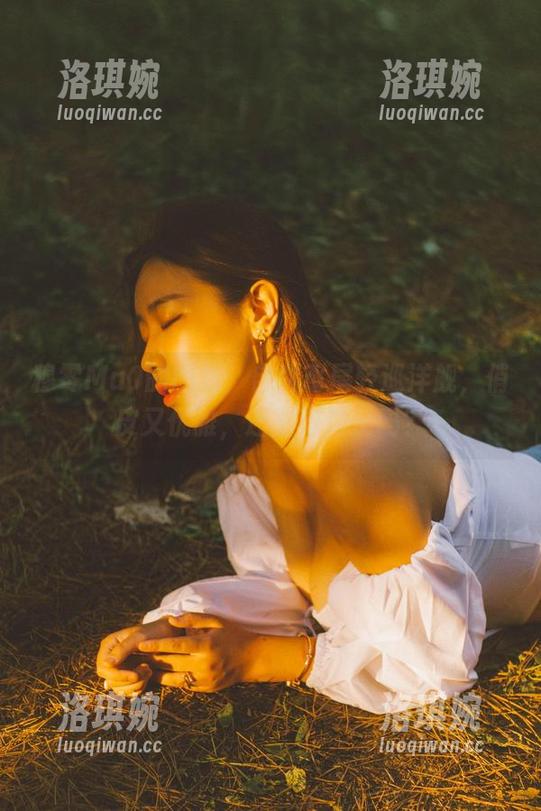 穆零Mu0的图集：自由鸢尾轻巡洋舰，俏皮又优雅，还能再绅士吗？