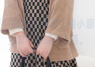 紧急企划 – 黑丝JK写真，看小恩如何把“全套”演绎成小品。