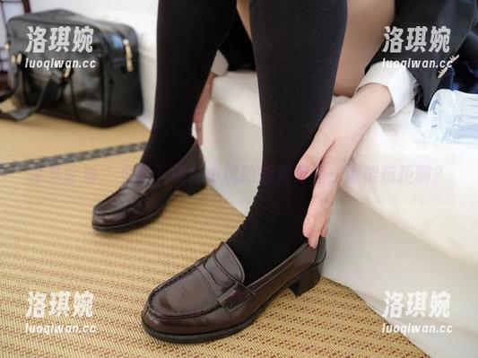 紧急企划 - 免费下载！小枫的短裙穿搭，谁能抗拒啊？