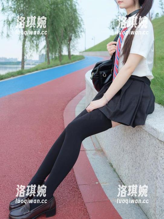 紧急企划 - 龙崎聆音的女王图库，分享你从未见过的那个她