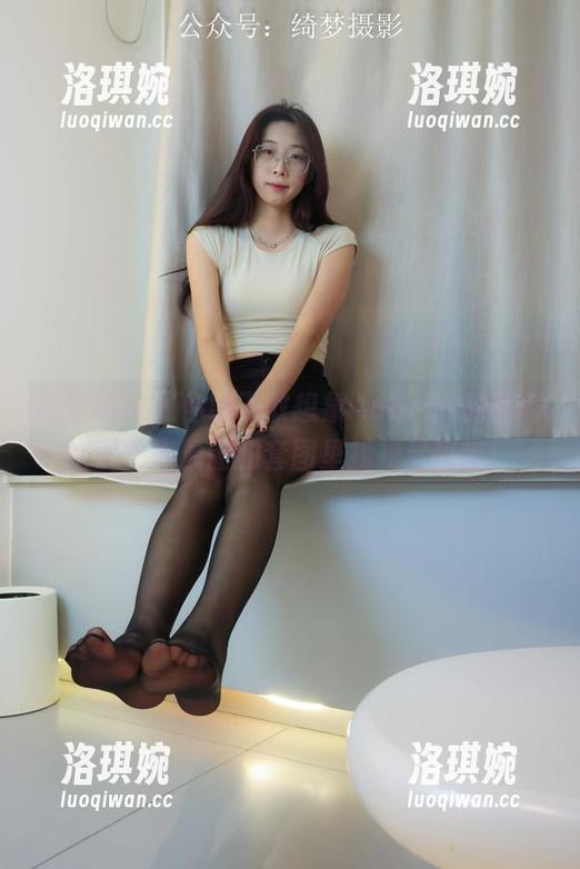 绮梦摄影 - 你敢不敢想象Aubrey的制服搭配？在原图和套图里找找灵感吧！