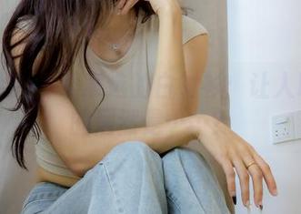 绮梦摄影 – 章章选的白衬衫：让人联想到的居然是……？