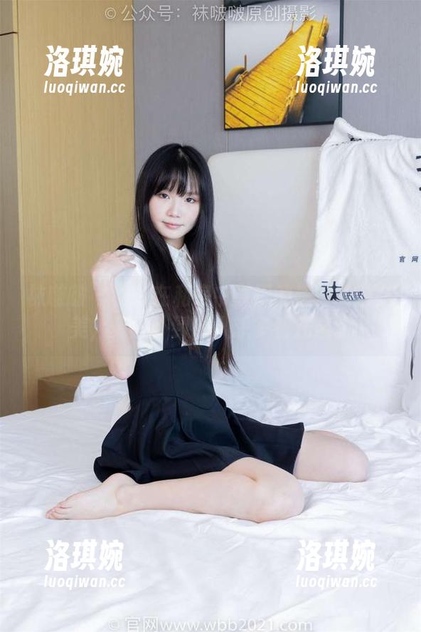 袜啵啵 - 稚予在私房中展现的银行制服之美，竟意外到让人想多看几遍。